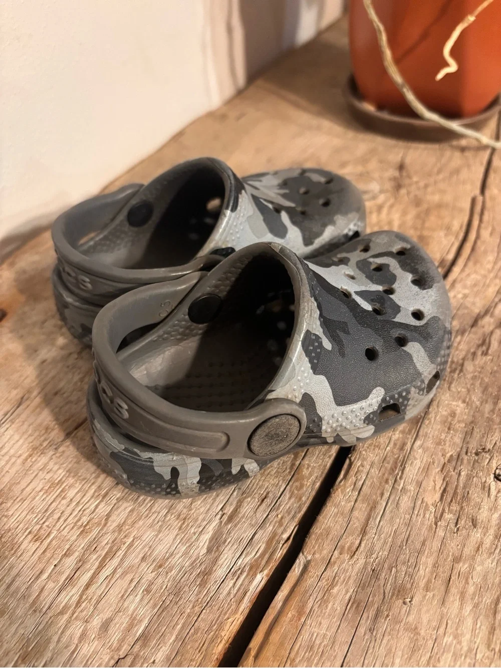 CROCS Kids Camo Slip-On Clogs - Gray & Black